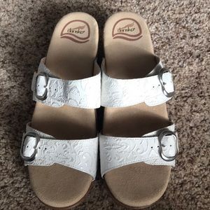 Dansko size 9 (EU 39) Full Grain Leather Sandals